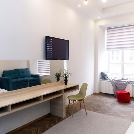 Main Square Apartment Good Stay In The City Center ลวีฟ ภายนอก รูปภาพ