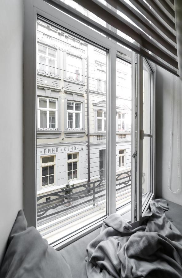 Main Square Apartment Good Stay In The City Center ลวีฟ ภายนอก รูปภาพ
