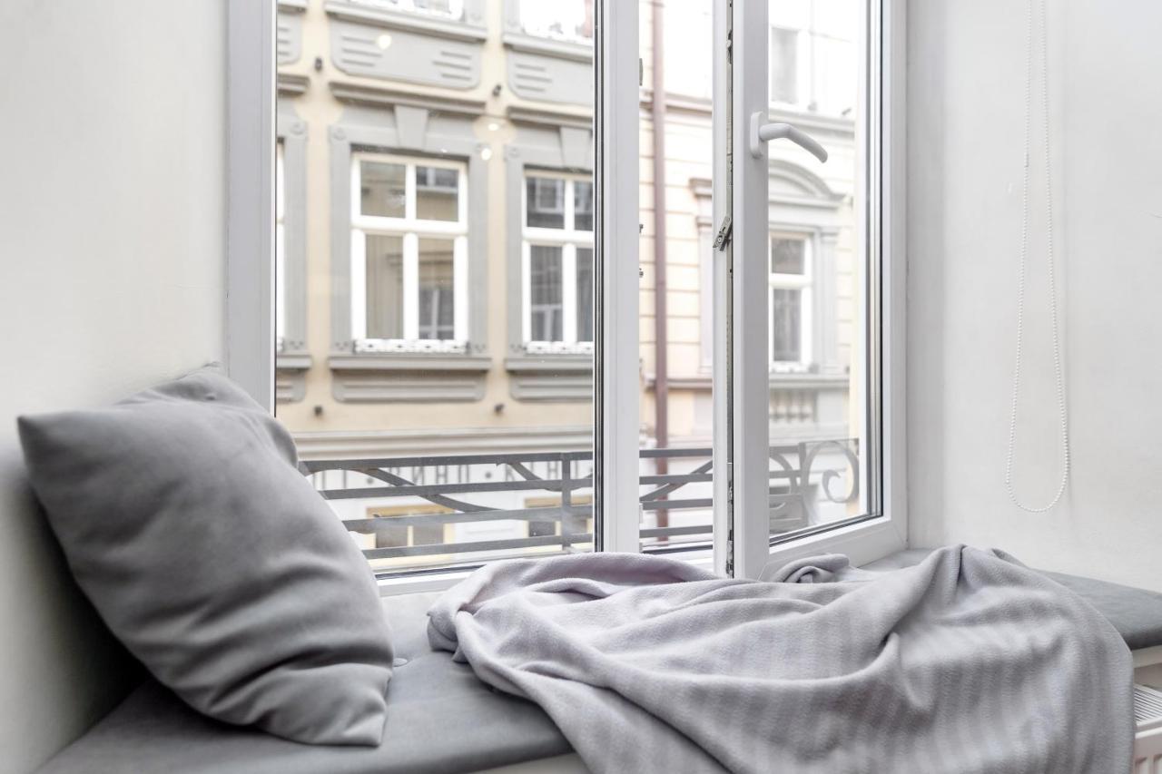 Main Square Apartment Good Stay In The City Center ลวีฟ ภายนอก รูปภาพ