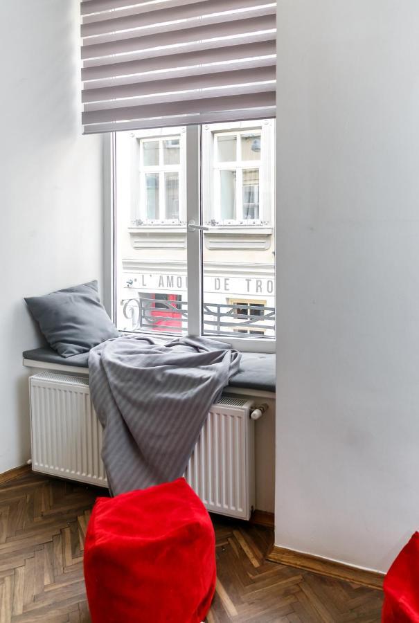 Main Square Apartment Good Stay In The City Center ลวีฟ ภายนอก รูปภาพ