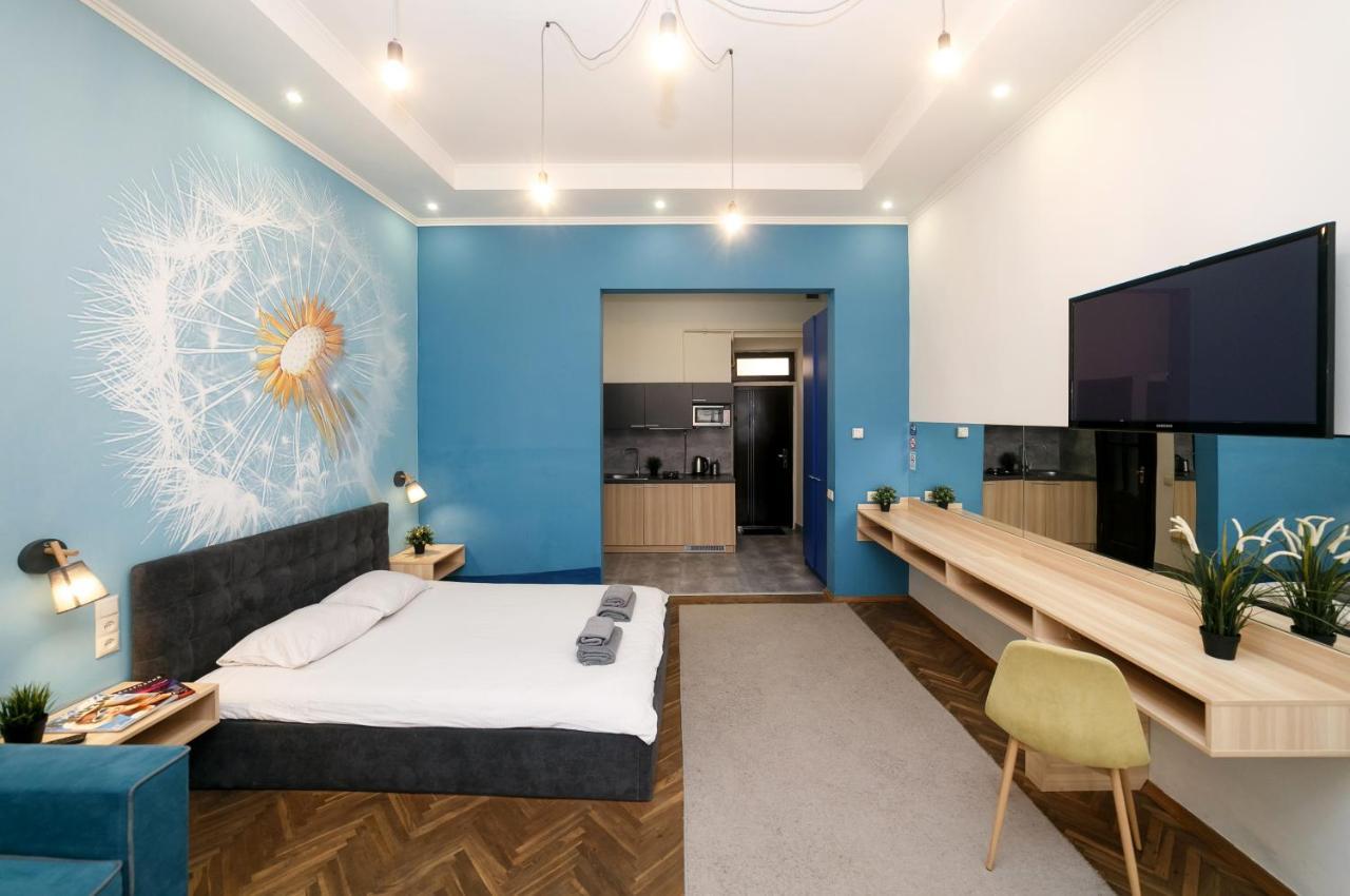 Main Square Apartment Good Stay In The City Center ลวีฟ ภายนอก รูปภาพ