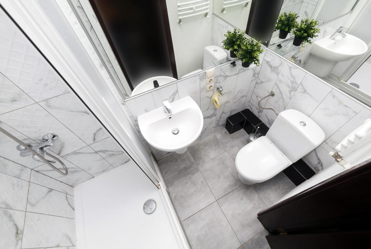 Main Square Apartment Good Stay In The City Center ลวีฟ ภายนอก รูปภาพ