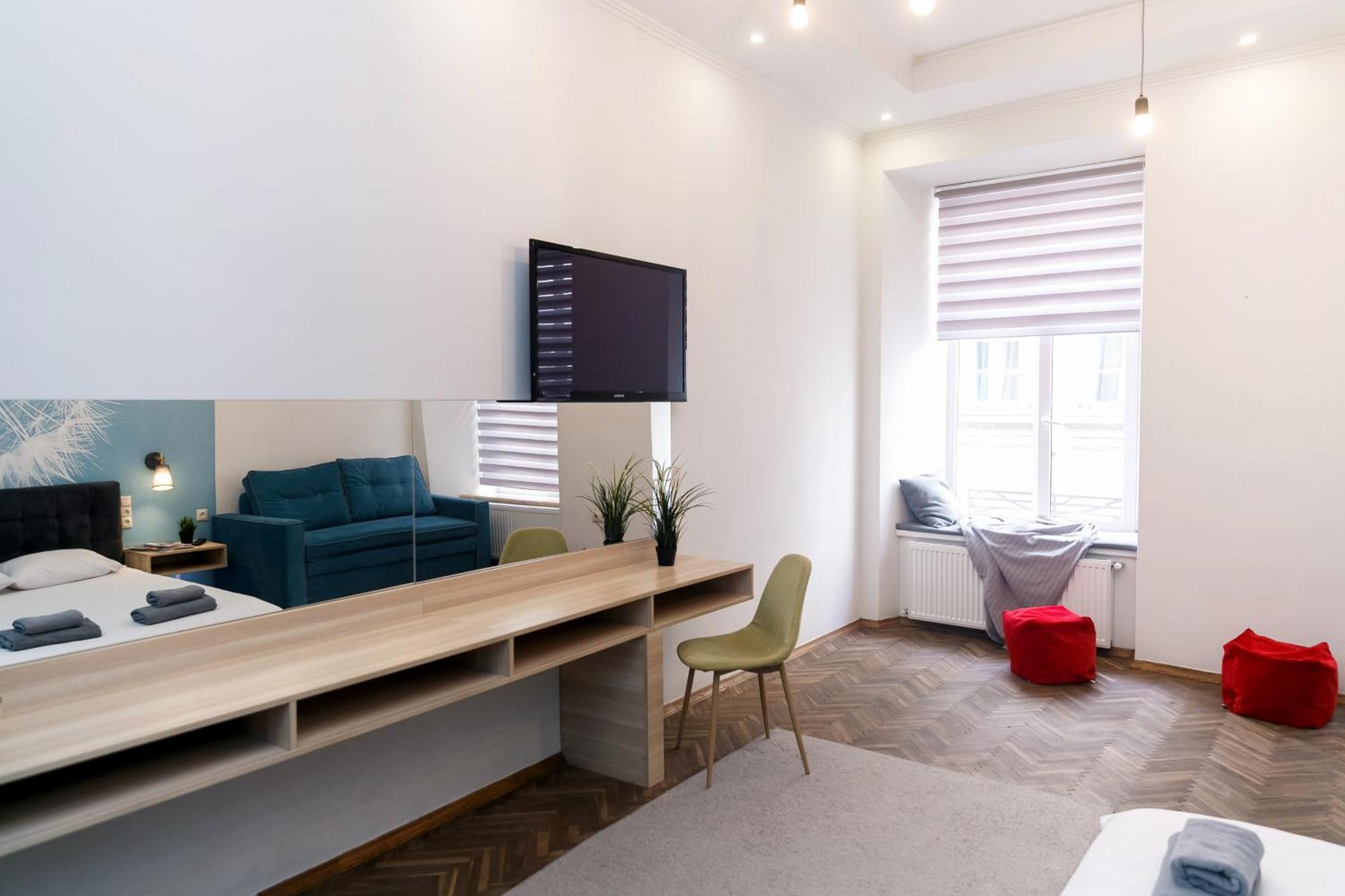 Main Square Apartment Good Stay In The City Center ลวีฟ ภายนอก รูปภาพ